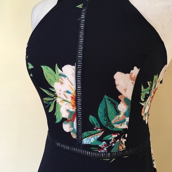 💥 CLEARANCE Floral Open Back Halter Maxi Dress - Picture 3 of 4